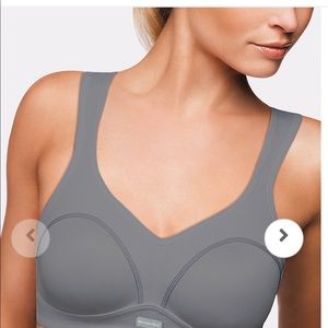 WonderBra High Impact Wire-Free Sports Bra W5126